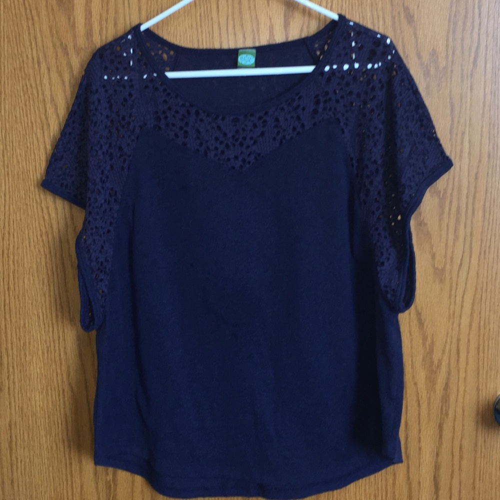 Pssst short sleeve top lace shoulder / sleeve blue